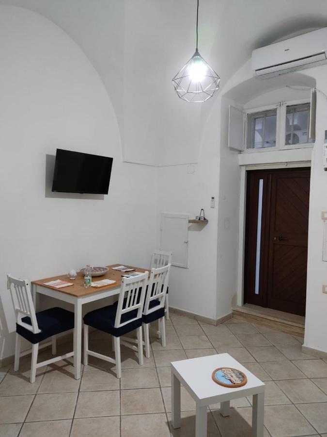 Vico Trieste Ostuni Buitenkant foto